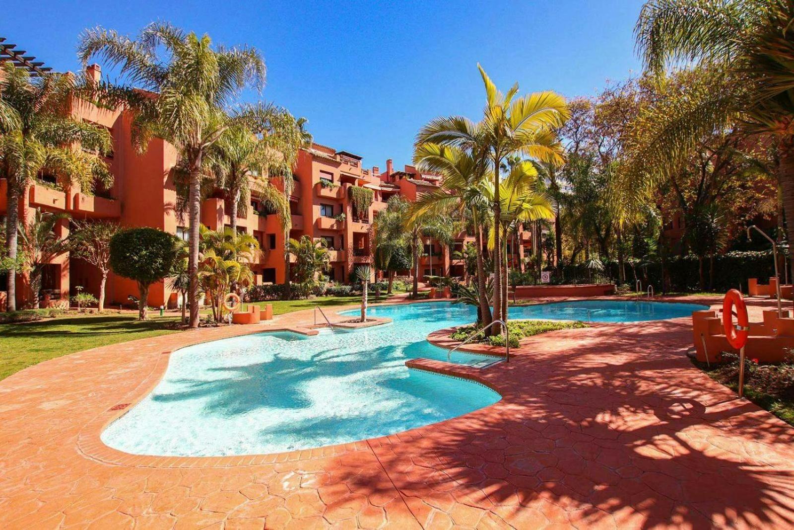Apartamento Piso 4 Hab. - Elviria Playa Marbella Exterior foto