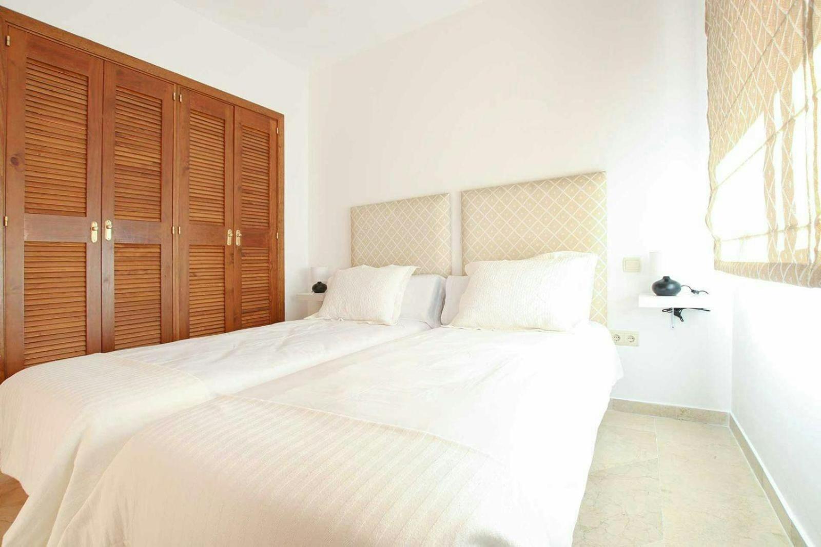 Apartamento Piso 4 Hab. - Elviria Playa Marbella Exterior foto