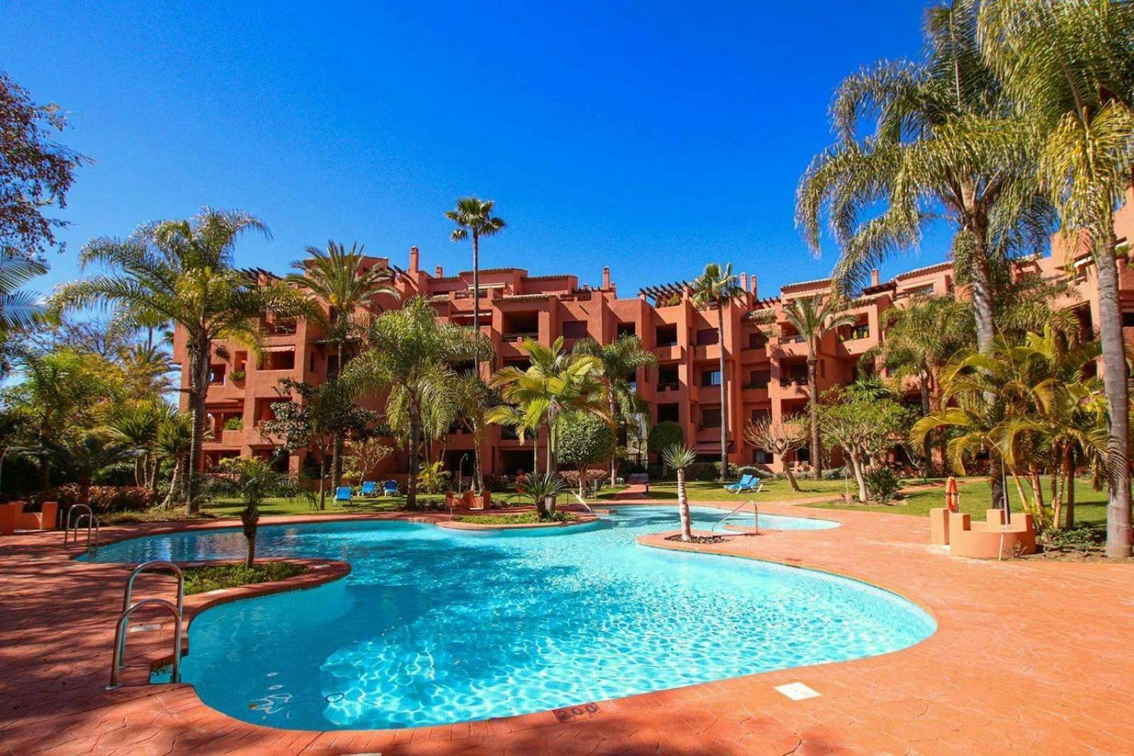 Apartamento Piso 4 Hab. - Elviria Playa Marbella Exterior foto